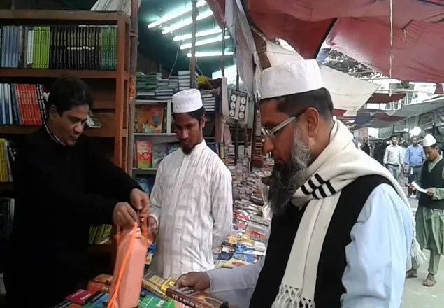 মুফতি আমেনীর নাতীসহ বইমেলা থেকে ৯ মাদ্রাসার ছাত্রকে আটক