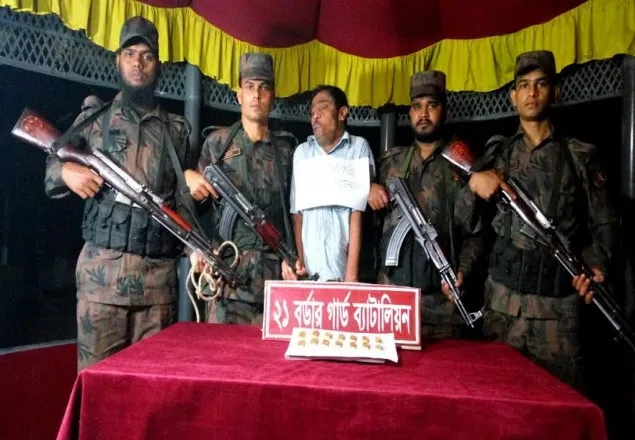 বেনাপুলে ১ কেজি ৮শ’ গ্রাম স্বর্ণের বারসহ আটক ১