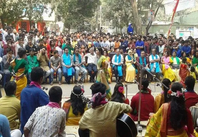 জবিতে বসন্ত বরণ