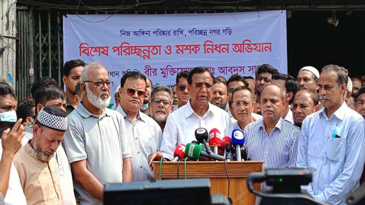 নিষেধাজ্ঞা অমান্য করলে হকারদের গ্রেপ্তার করা হবে : ডিএসসিসি প্রশাসক