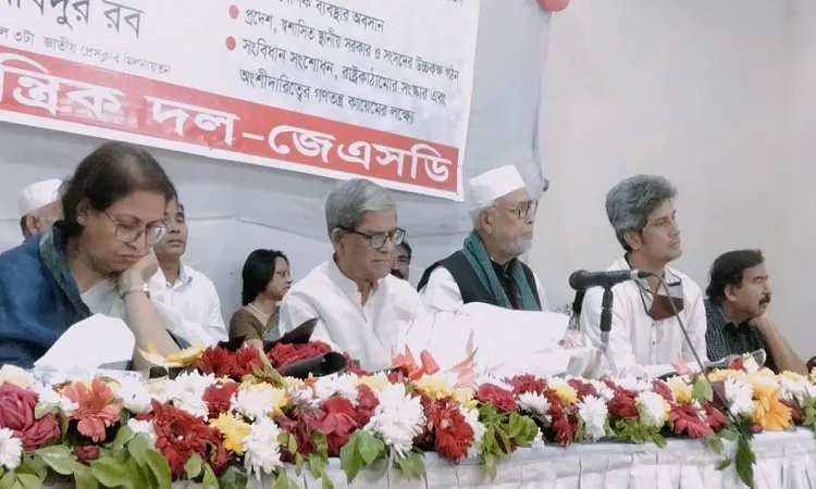 আওয়ামী লীগ দেশে লুটের আসর বসিয়েছে : মির্জা ফখরুল