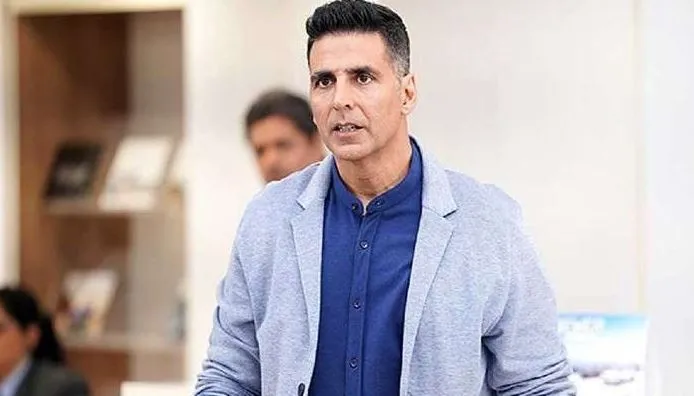 কানাডার নাগরিকত্ব ফেরত দিচ্ছেন অক্ষয়