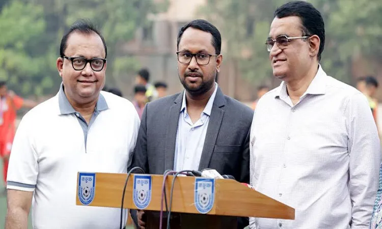 বিভাগীয় প্রধানদের সঙ্গে বৈঠক করেছেন তুষার