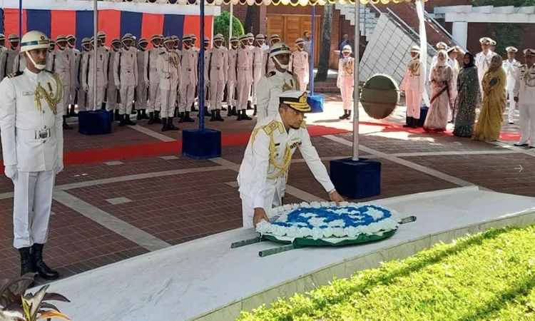 বঙ্গবন্ধুর সমাধিতে নবনিযুক্ত নৌবাহিনী প্রধানের শ্রদ্ধা