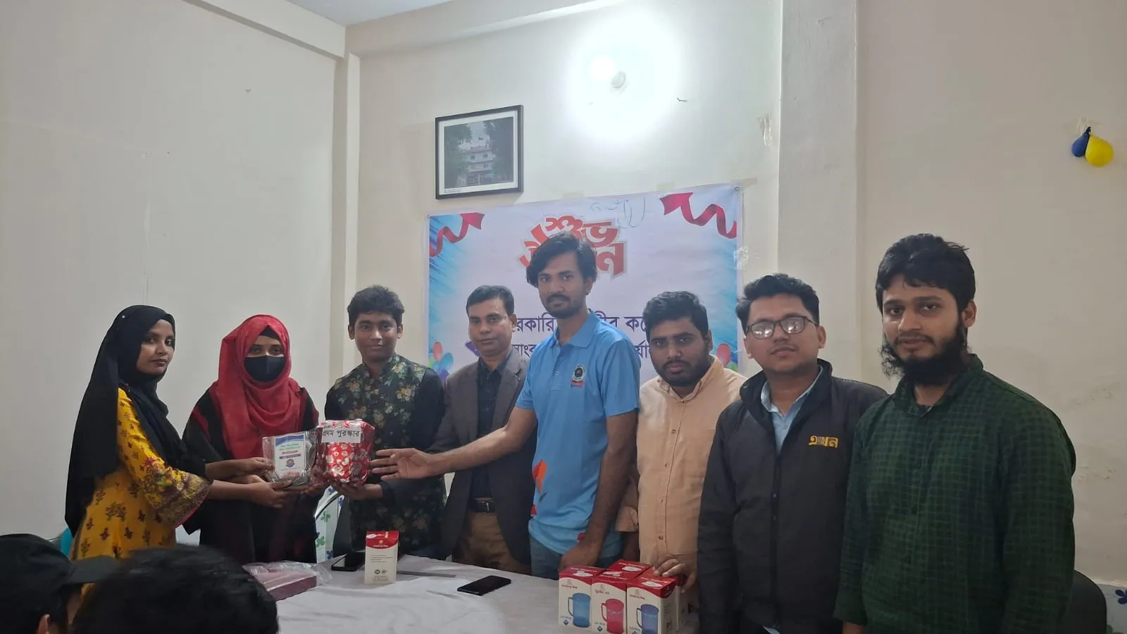 রচনা প্রতিযোগিতার বিজয়ীদের পুরস্কার দিলো তিতুমীর কলেজ সাংবাদিক সমিতি