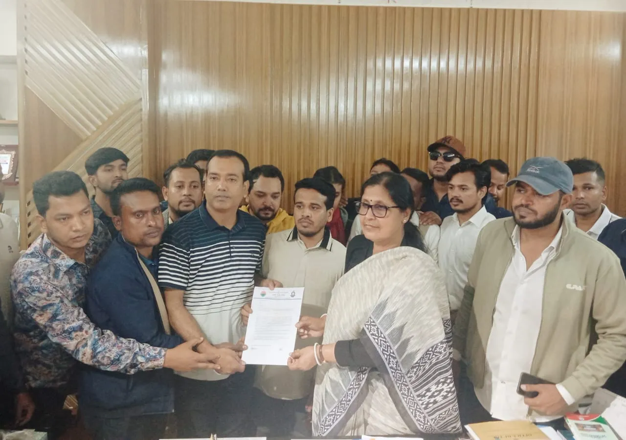 তিতুমীরে ছাত্রলীগের বিচারের দাবিতে অধ্যাক্ষের কাছে ছাত্রদলের স্মারকলিপি প্রদান