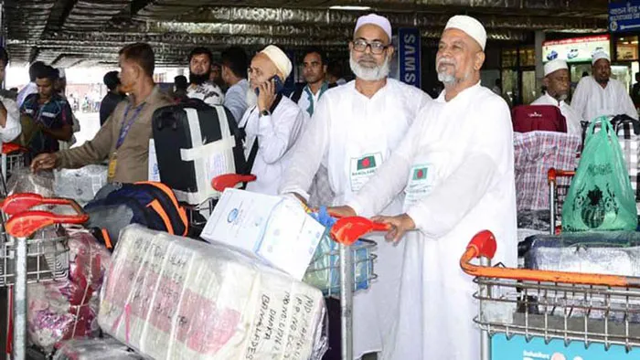 দেশে ফিরেছেন ৫৭ হাজার ৫৩৬ জন হাজি, ১০৬ জনের মৃত্যু