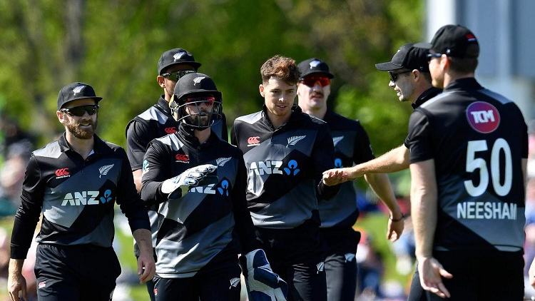 Allen powers NZ to T20 victory over Pakistan