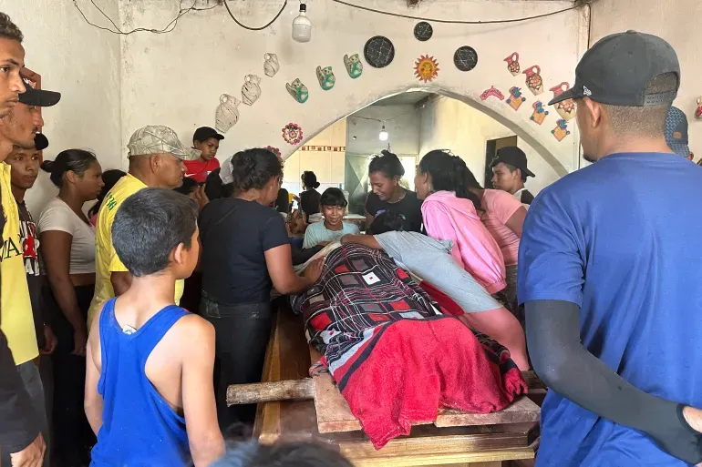 لقد لقي على الأقل 23 شخصًا مصرعهم بعد انهيار منجم ذهب مفتوح في فنزويلا