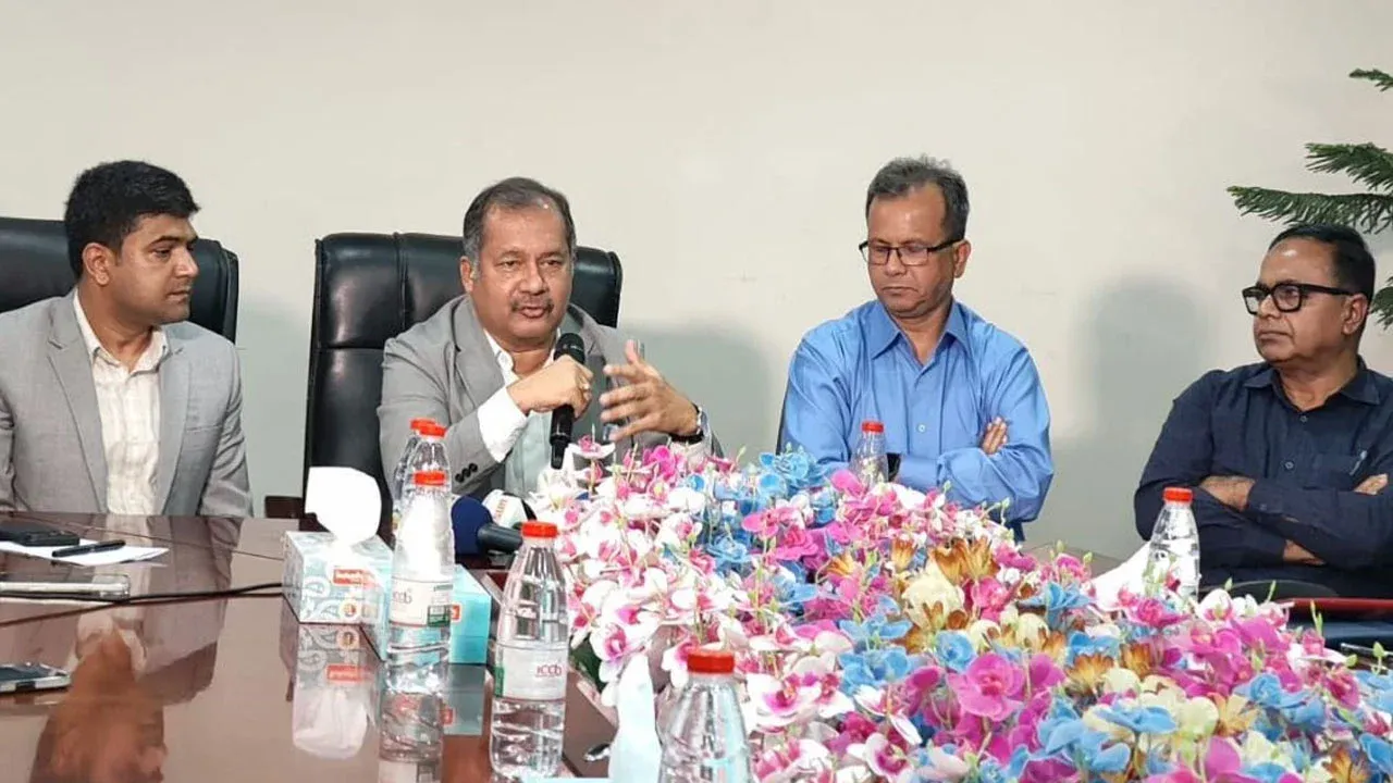 সাংবাদিকদের পেশাগত নিরাপত্তা সম্ভব নয়: তথ্যমন্ত্রী