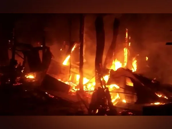 ভারতের ঝাড়খণ্ডে ক্লিনিকে আগুন, চিকিৎসক দম্পতিসহ নিহত ৫