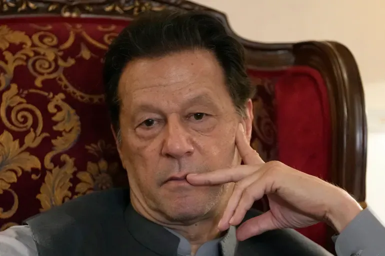 عمران خان يحكم عليه بالسجن لمدة 10 سنوات في قضية أسرار الدولة