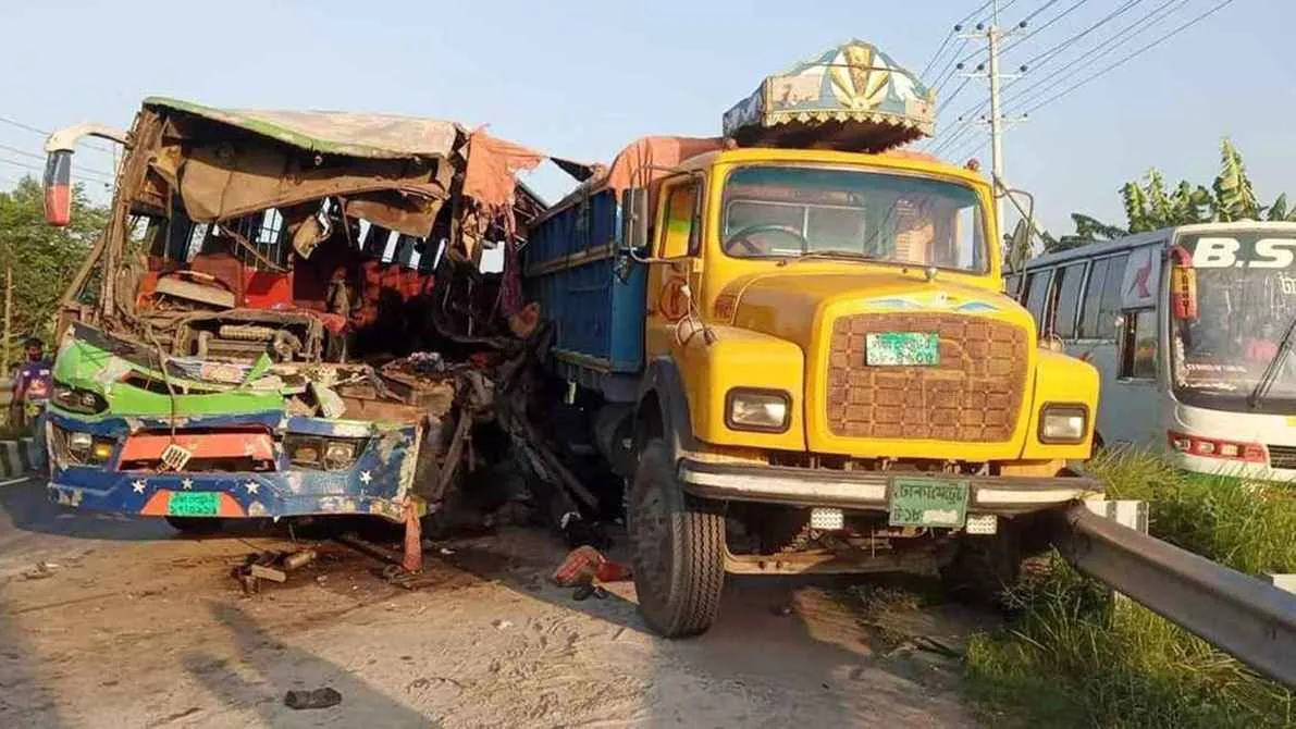 ফেব্রুয়ারিতে তিন পথে ঝরেছে ৪৭৭ প্রাণ