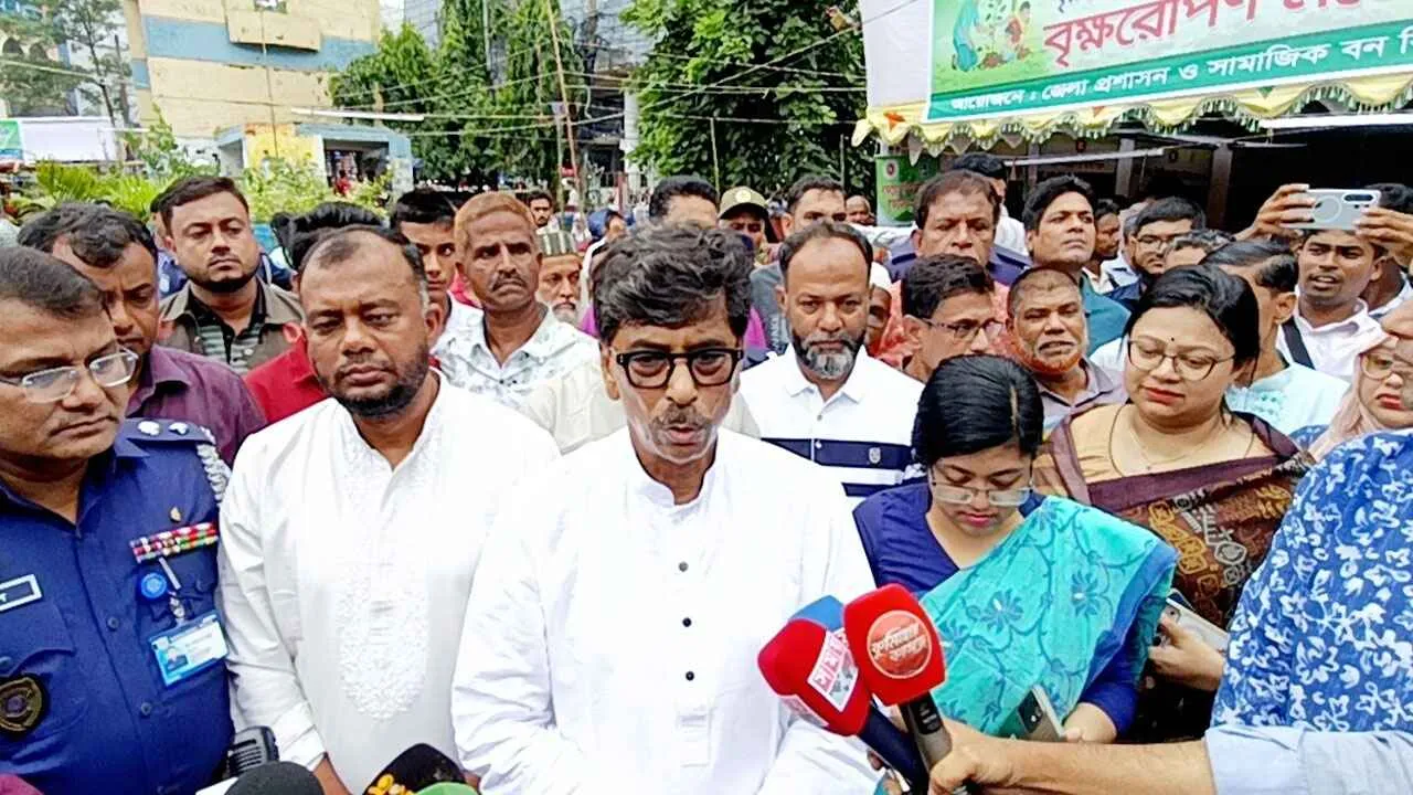 বন্যায় ক্ষতিগ্রস্তদের তালিকা হচ্ছে, সহায়তা দেবে সরকার: কৃষিমন্ত্রী