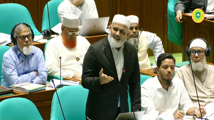 Amardesh_Najibur_Momen-dde7ff-720x405