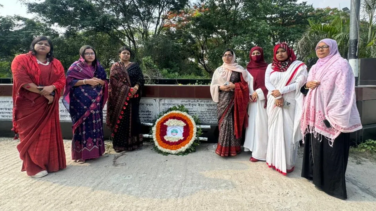জুলাই শহীদদের প্রতি এনসিপির নুসরাত-মিতুর শ্রদ্ধা