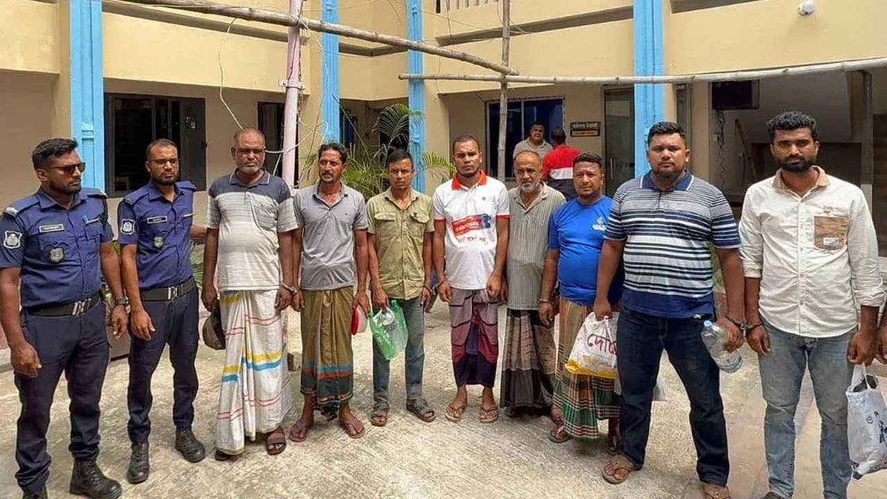 সন্ত্রাসবিরোধী আইনে আ. লীগের ৮ নেতাকর্মী গ্রেপ্তার