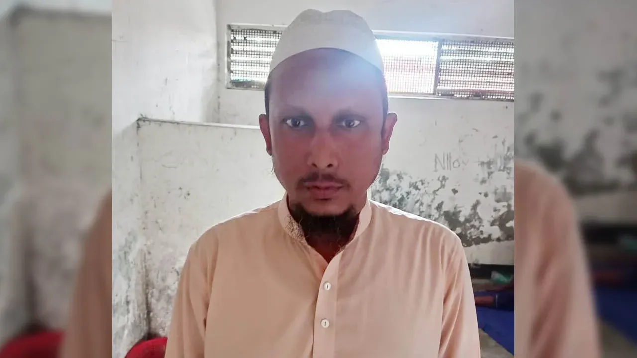 আলেমকে পিটিয়ে গুরুতর আহত করার অভিযোগে গ্রেপ্তার ১
