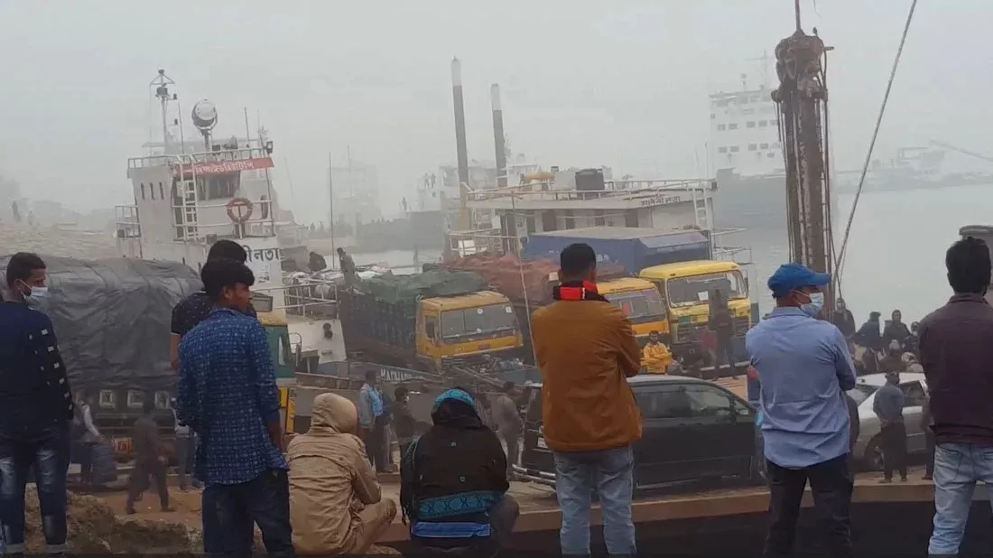 Dense fog halt ferries on Aricha-Kazirhat