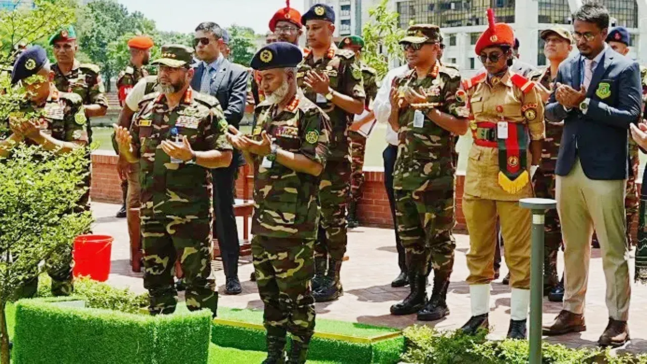 শিক্ষার পাশাপাশি নৈতিকতা ও সততার চর্চার আহ্বান সেনাপ্রধানের