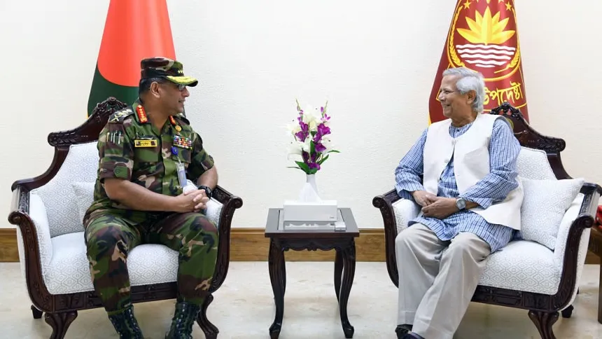 Army chief meets Yunus