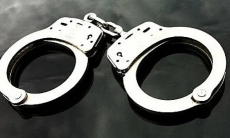 2 Chhatra Dal, Swechchhasebak Dal men arrested in Kaliganj