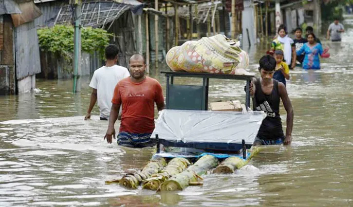 আসামে বন্যায় মৃতের সংখ্যা বেড়ে ২৫