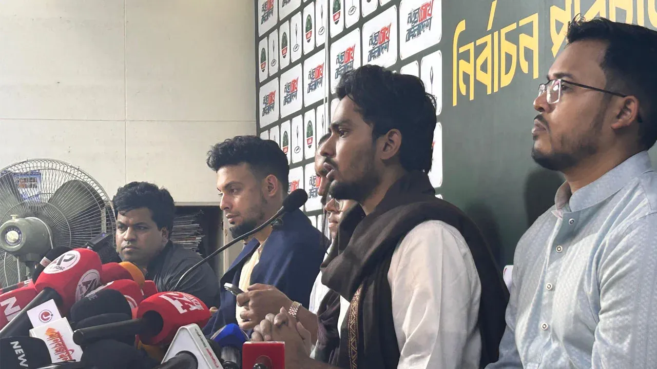 টাকা উদ্ধারের নামে অনেকের ব্যক্তি স্বাধীনতায় হস্তক্ষেপ করা হচ্ছে: আসিফ মাহমুদ