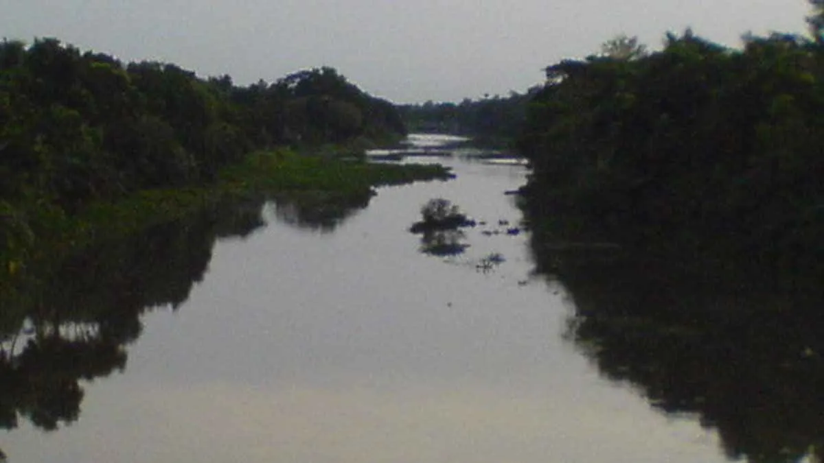 অভিমান করে ভৈরব নদে ঝাঁপ দিয়ে গৃহবধূ নিখোঁজ