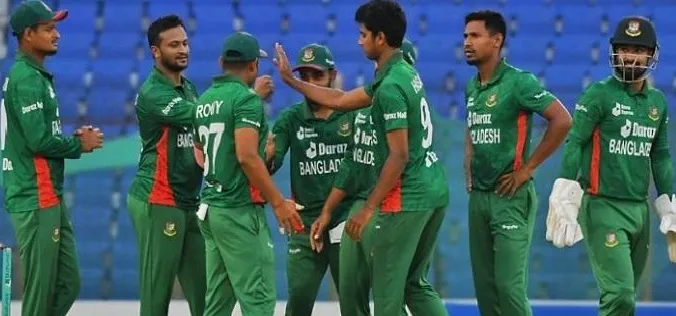 দুই ভাগে বিভক্ত হয়ে রাতে ইংল্যান্ড যাচ্ছে বাংলাদেশ