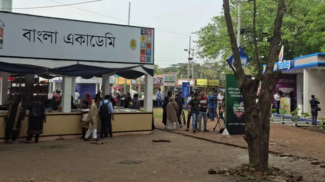 বইমেলায় ১৭ দিনে ১৭ কোটি টাকার বই বিক্রি
