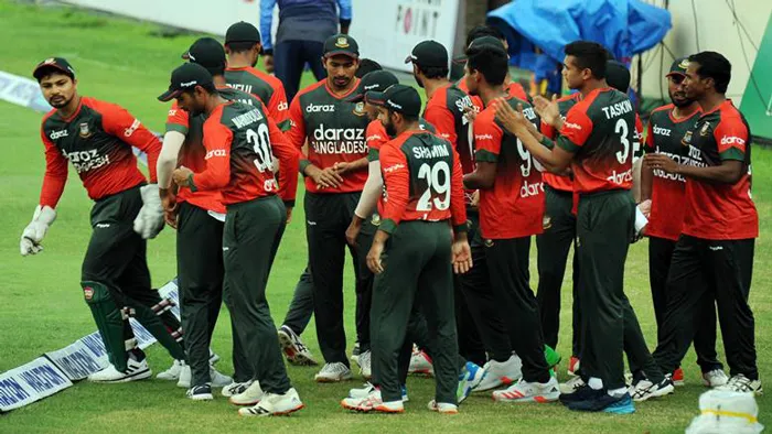 টস হেরে বোলিংয়ে বাংলাদেশ