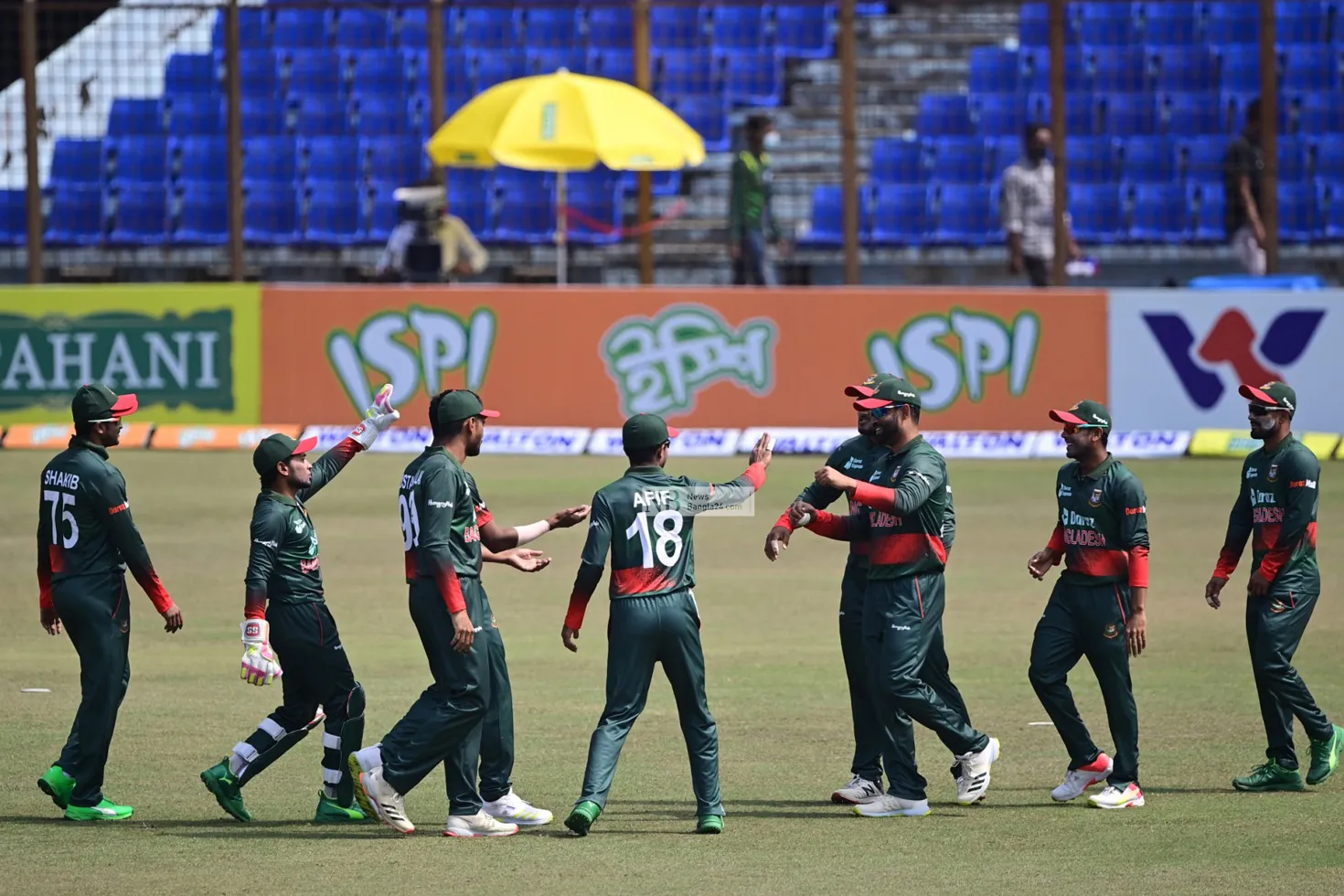 আফগানদের ২১৫ রানে থামিয়ে দিল টাইগাররা