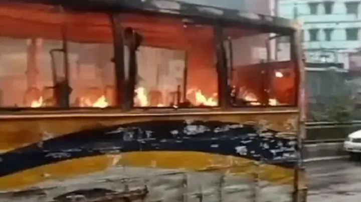 বাসে আগুনের ঘটনায় গ্রেফতার ২
