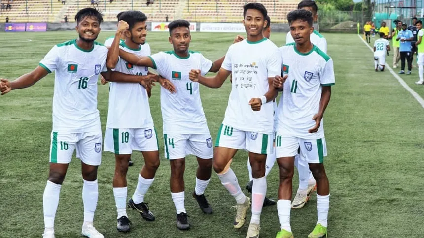 Young Bangladesh footballers pay tribute to Sayed, Mugdho in Nepal