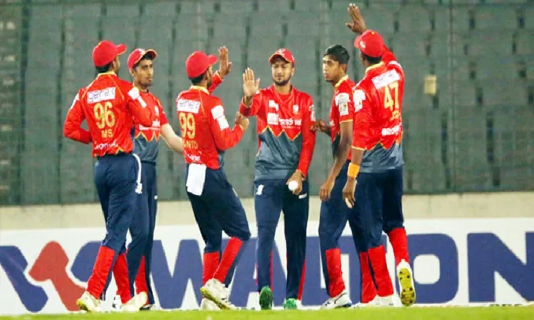 বিপিএল: কুমিল্লাকে হারিয়ে ফাইনালে বরিশাল