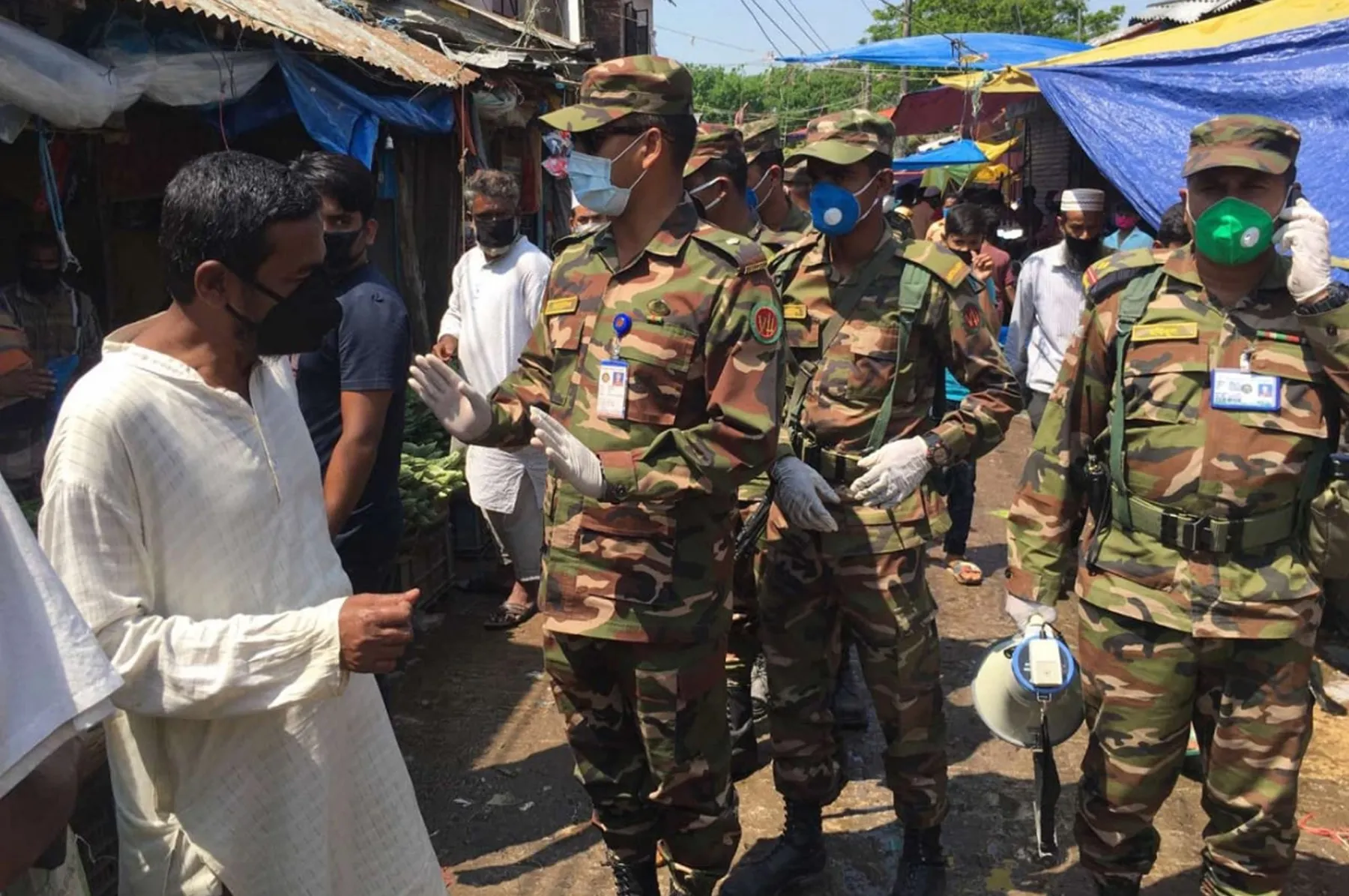 হাইকোর্টে ধ্বংসাত্মক কার্যক্রম না করতে শিক্ষার্থীদের প্রতি আহ্বান সেনাবাহিনীর