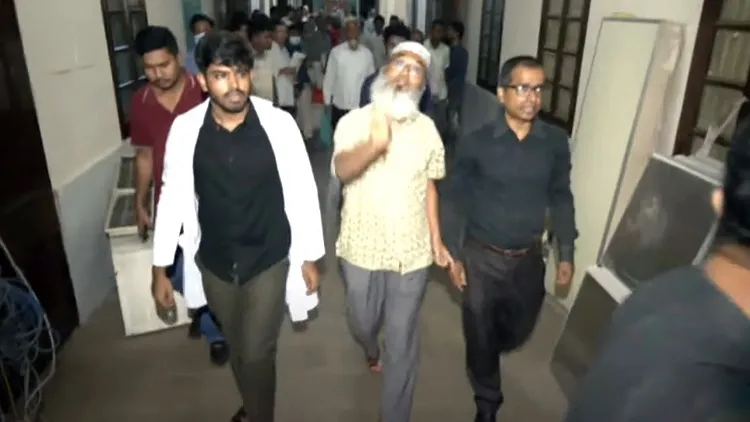 বরিশালে সাংবাদিকের ওপর চিকিৎসকদের হামলা