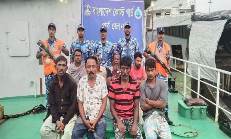 বঙ্গোপসাগরে ট্রলার ডুবি, নিখোঁজ ১১