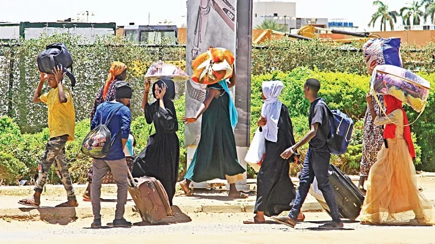 Sudan Fighting: Thousands flee capital as ceasefire crumbles