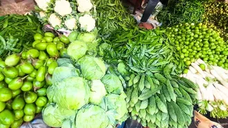 শীত এলেও কমেনি সবজির দাম