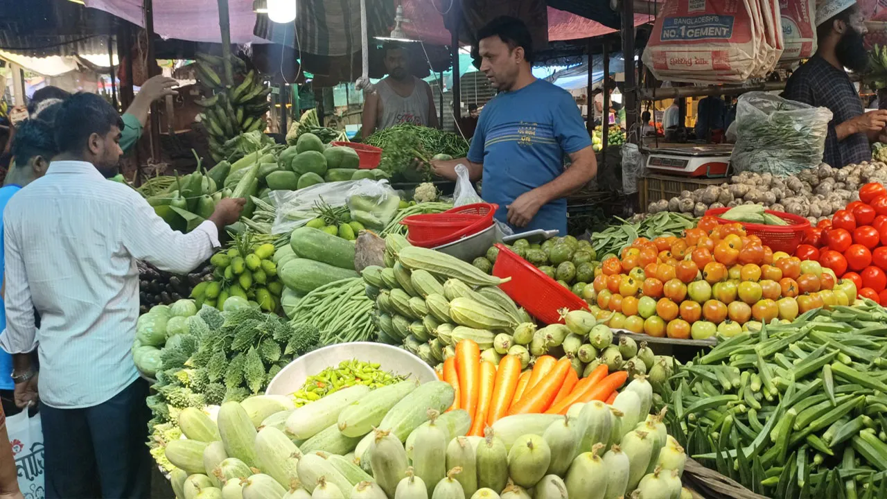 সংযমের মাসে বাড়তি ব্যয়, হিমশিম খাচ্ছে নিম্নআয়ের পরিবার