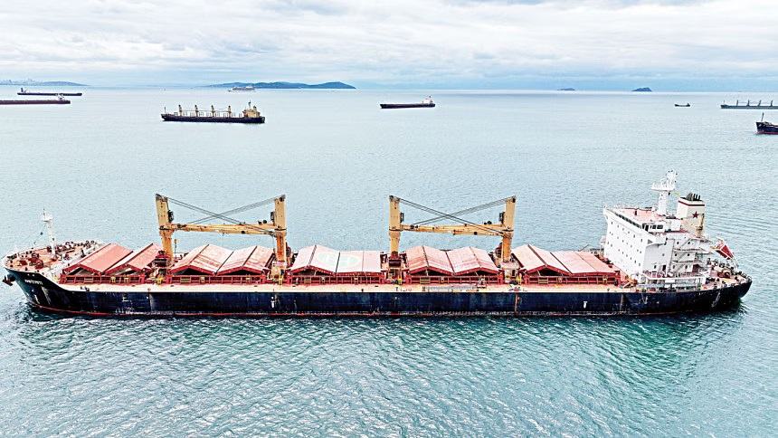 Black Sea grain deal to expire Monday if Russia quits