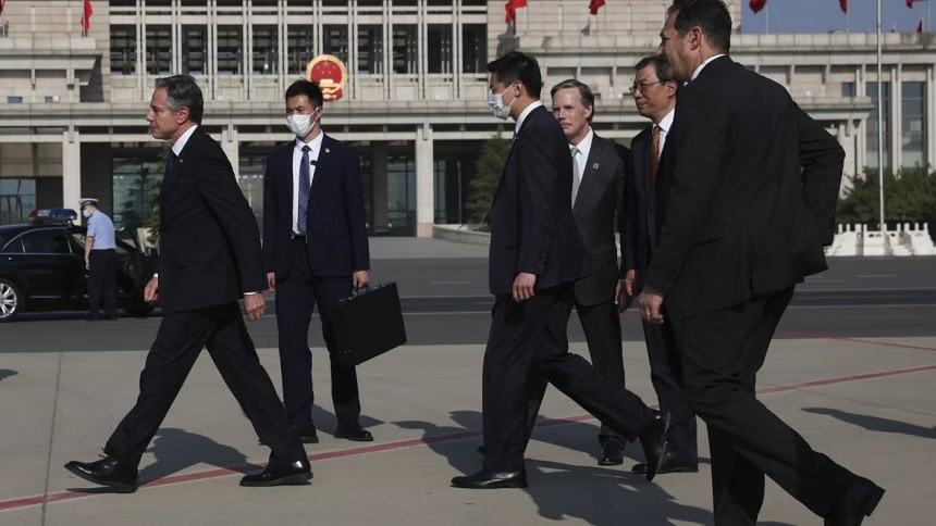 Blinken begins rare Beijing visit in bid to lower temperature