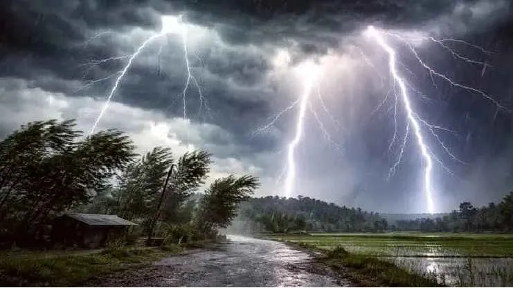 বজ্রপাতে ৩ জেলায় ৪ জনের মৃত্যু