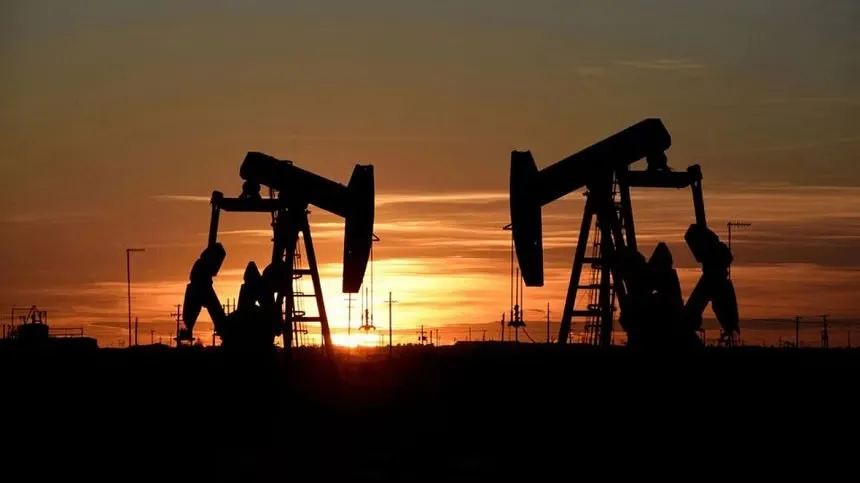 Oil settles 1% higher on tightening supplies, cooling US inflation