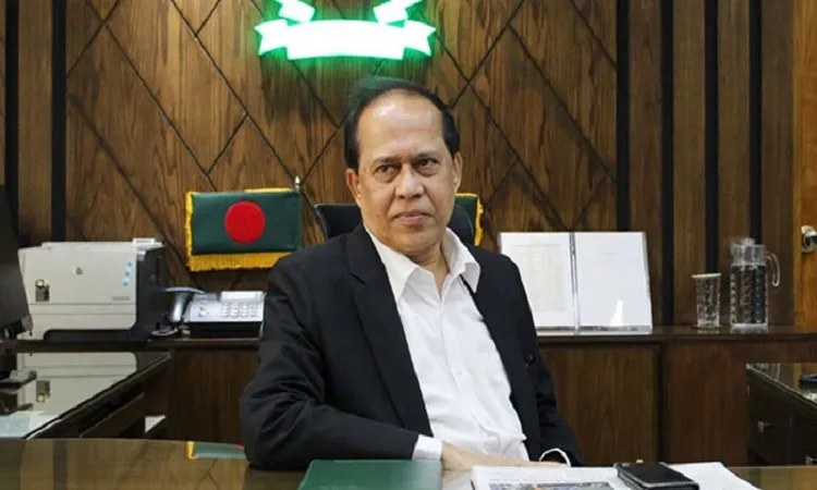 গণতন্ত্র বাঁচাতে ভোটকেন্দ্রে আসতে হবে : সিইসি