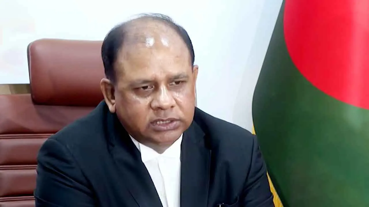 মাকসুদ কামাল নজরদারিতে, পালানোর সুযোগ নেই: চিফ প্রসিকিউটর