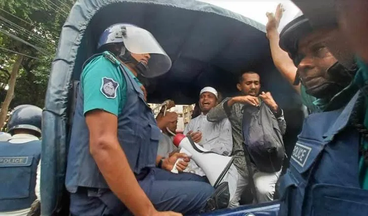 চট্টগ্রামে পুলিশ-জামায়াত সংঘর্ষ, আটক ৩০