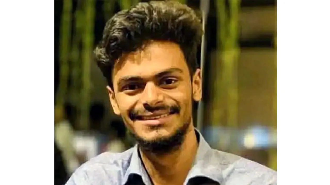 চাঁদপুরে কাভার্ডভ্যান চাপায় যুবক নিহত, আহত ২